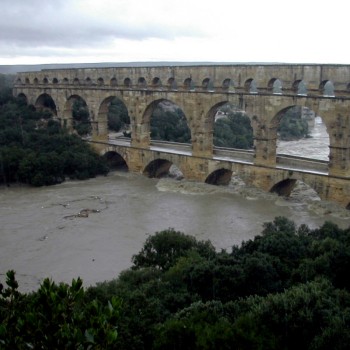 Inondations Pont du Gard septembre 2002